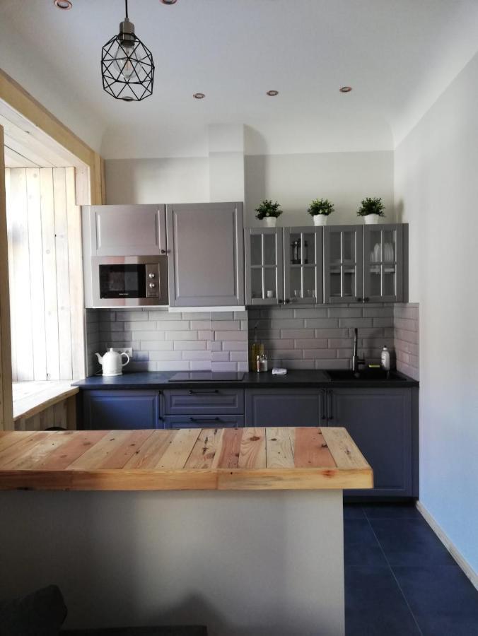 Historic With Wooden Floors In The Hearth Of Old-town *